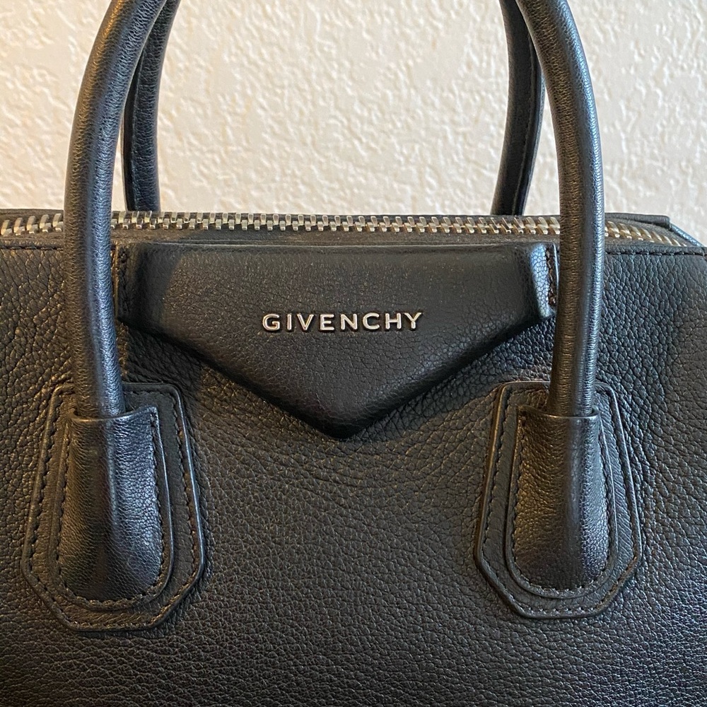 Givenchy Antigona Small Grained Leather Bag - Picture 2 of 5